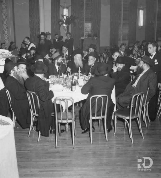 עם כ"ק אדמו"ר מלך המשיח שליט"א, ו' כסלו תשי"א